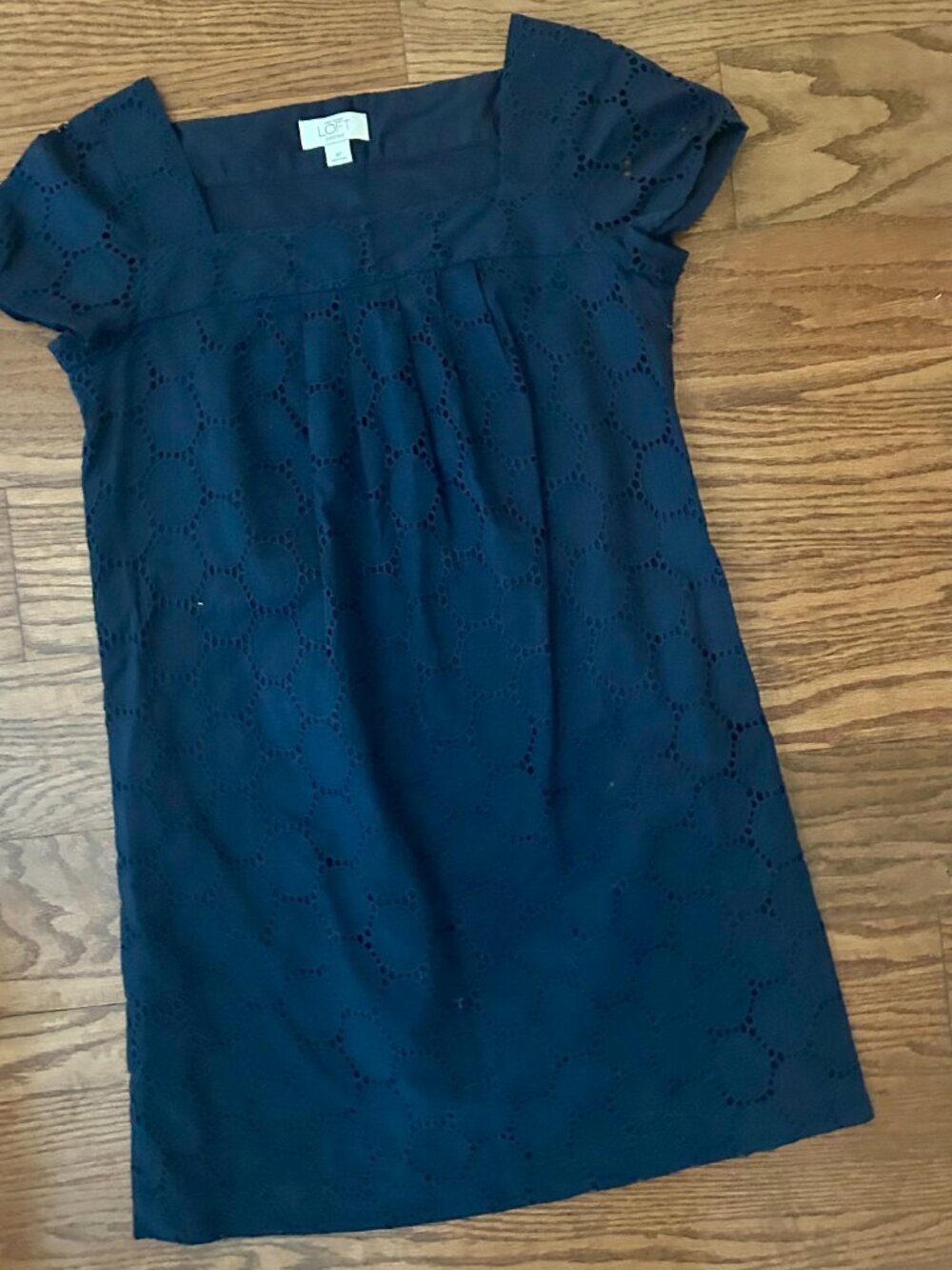 LOFT Ann Taylor Navy Eyelet Cap Sleeve Square Neck Dressn Size 4P Petite in exce - Picture 2 of 13